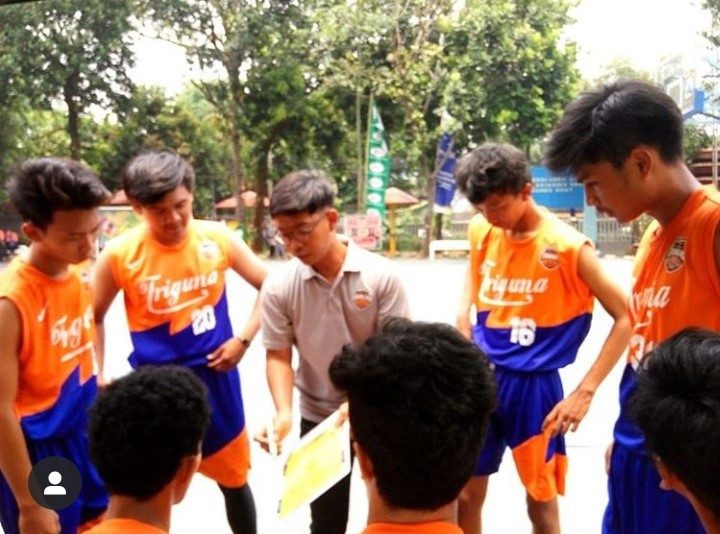 Lapangan Olahraga Indoor & Outdoor